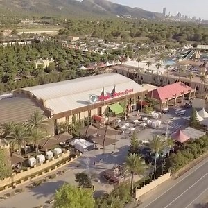 1.2M views · 2.5K reactions | Hasta ퟲퟬ% 헗혁헼 en 헧헢헗헢 헜헡헖헟헨헜헗헢 헣헿헼헺헼  Code 헣헥헜헩헔헗헔헙헔헖험  L'Albir ⛱ Escoge entre la opción más económica o cabaña superior con accesos Vip  ¡Disfruta tus Vacaciones! | Magic Robin Hood Resort | Facebook