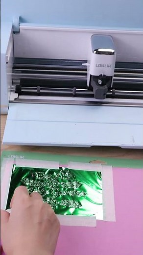 Make a shiny gold foil card with a cutting machine! ✨ #diy