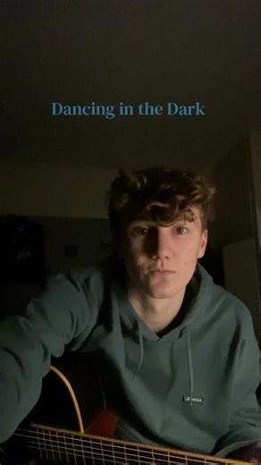 Dancing in the Dark - Bruce Springsteen/ Sam Fenders cover. Definitely still needs some work #samfender #brucespringsteen #foryoupage #dancinginthedark #guitar
