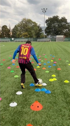 FAST feet footwork circuit🔥to improve dribbling #soccer #football #footwork #futbol #skills #skill