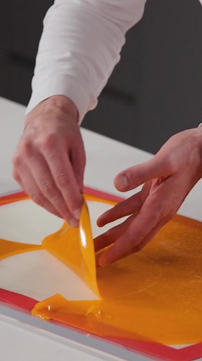 BUY ONE. GET ONE 🎁 Frank Haasnoot x I’m excited to share my latest pastry vision and recipes: no freezer, no molds, no food colors. At this Online PastryClass you can learn new recipes and my steps to creation, boost your creativity and think outside of the box. 🎁 Holiday Offers End Soon. Now on PastryClass, link in bio. 🔺 BUY ONE. GET ONE. FREE 🔺 ALL-ACCESS CLASS 🔺 GIFT A CLASS Sereh entremet: lemon crumble, lemongrass sponge, whipped ganache, mango compote, mango mousse, exotic decoration