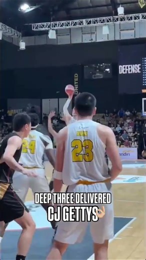 CJ Gettys knocks it down 🎯🔥#IBLACTION #IBLGopay #basketindonesia