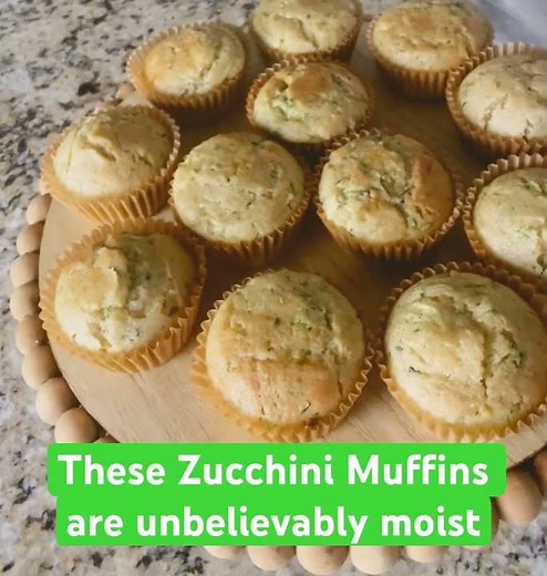 Soft & Moist Zucchini Muffins ⭐