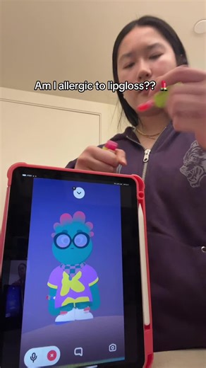 Understanding Lipgloss Allergies: Signs and Solutions