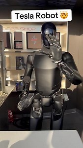 Tesla Robot waves, interacts and gets me popcorn. #fyp #viral #teslarobot #elonmusk #tesla | Tesla Owners of Silicon Valley