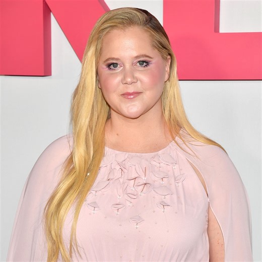 Amy Schumer Bares Toned Stomach After Weight Loss