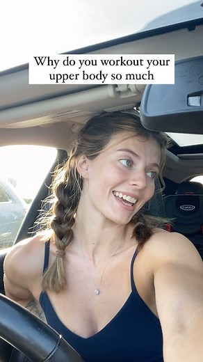 Erin Quinn | Fitsta on Instagram: "The girlies love upper body day ❤️ what’s is your fav muscle to workout? #gymgirl #fitness #gymfit #fitstagram"