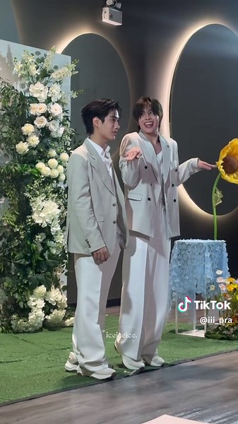 เพลงเวทมนตร์และท่าเต้นสุดมันส์