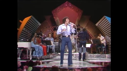 686K views · 22K reactions | She's a Lady - Tom Jones & Paul Anka | The Midnight Special | Top Hat Crew's "Live Music Archives" | Facebook