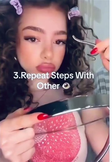 Demi’s false lashes tut!😘✅