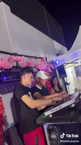 @dj baezz B2B Santino Pérez 🥳 SÁBADO 13/12 POOL PARTY Reservas: 54 9 11 7102-6302 ⛩️🌅 #poolparty #after #quinta #dj #guaracha