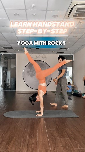 48K views · 728 reactions | Handstand For Beginners- Yoga With Rocky 露‍♂️ . . . . #yoga #flexibility #handstand #handstandtraining #yogainspiration #handstandtraining #fypシ゚viralシ #yogawithrocky #yogausa | Yoga With Rocky | Facebook
