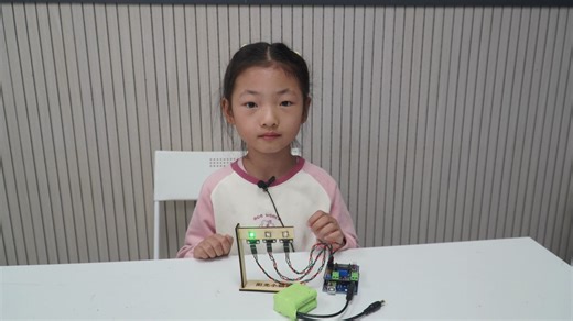 Arduino 智能交通灯 张晞媛(一年级)