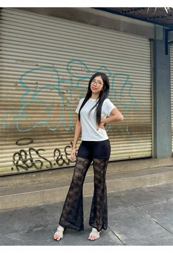 Lace Pants: Stylish Flare Options for All Sizes
