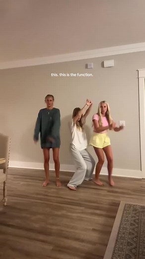 girls night in - line dancing edition 🤠🤪 #linedance #girlsnight #girlsnightin #friendgroup | ✭ S I E N N A ✭