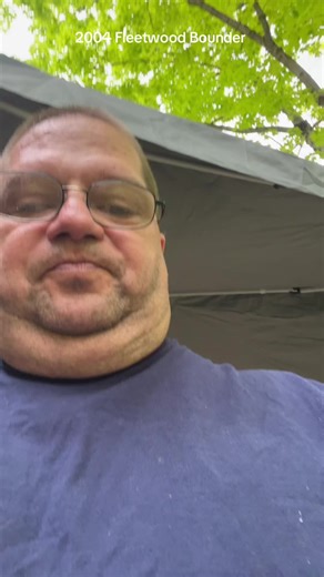 Exploring the 2004 Fleetwood Bounder RV: A Camping Adventure