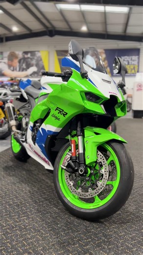 This Kawasaki Ninja ZX-10RR has just 5 miles on the clock and it has been reduced by £2,000 🤯 ... And it is a monster 🥵 | SuperBike Factory