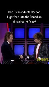 „He‘s somebody of rare talent and all that…” 🎥: YouTube: The JUNO Awards Sign up below for our Daily Dylan newsletter and receive the latest Dylan-news, great articles and exclusive podcasts straight into your inbox! thedailydylan.substack.com #bobdylan #rock #dylan #dailydylan #gordonlightfoot #halloffame | Daily Dylan