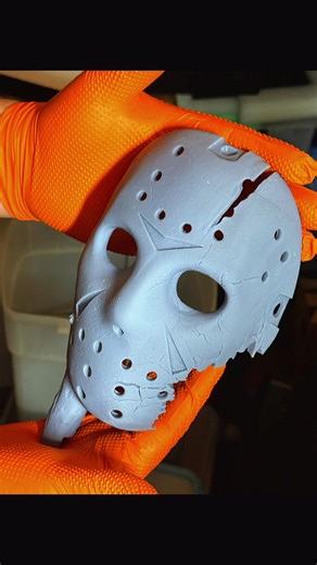 The 3d printing continues with this Jason mask Friday the 13th, another master piece from #jullesmodelado ready for painting, let’s do this #3dprinting #fridaythe13th #jasonmask #horrormovie