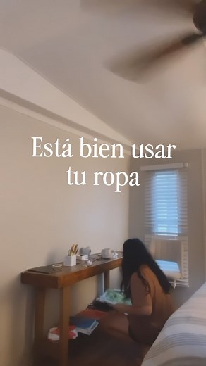 ✅ Ventajas de reutilizar tu ropa: 1. Es más sostenible 🌱 Reduce el impacto ambiental, ya que la industria de la moda es una de las más contaminantes del mundo. 2. Ahorra dinero 💰 No necesitas comprar constantemente ropa nueva. 3. Mejora tu estilo personal 👗 Al repetir prendas, aprendes a combinarlas de nuevas formas y a conocer qué te gusta y qué te queda bien. 4. Te permite valorar más lo que tienes 🧠 En lugar de ver la ropa como algo desechable, desarrollas una relación más consciente con 
