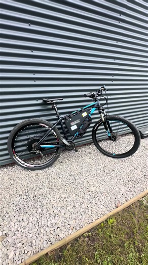Giant Talon 2000w Mtx Motor Paired With a 52v 20ah Battery 🔋⚡️ Ukc1 Screen with 1-5 speed modes more 40-45mph 00 miles 45amp Controller Controller bag Full throttle 27.5 wheels 4amp Charger New rear rotor New rear brake pads New front sprocket All ready to sell #52v #ebike #surron #electricbike