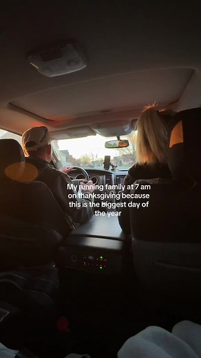 Thanksgiving Running Family: 7 AM Race Highlights