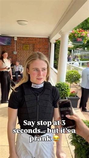 Pranking jockeys with the 3-second challenge 🤣 #prank #horseracing #challenge #sport