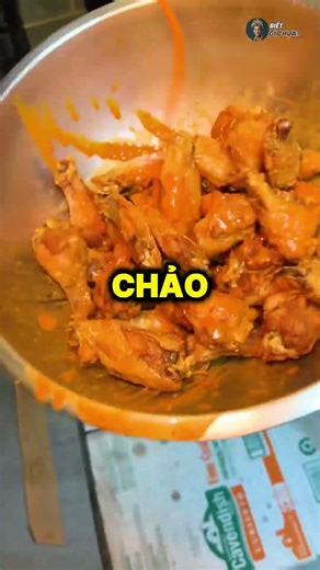 Buffalo Chicken Wings: From Discarded Food to a National Favorite Snack 🍺🍗