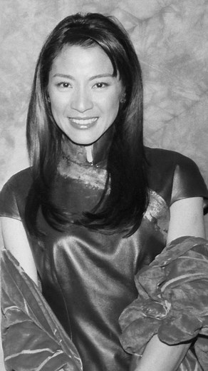Michelle Yeoh on how Quentin Tarantino ‘saved’ her career after an injury! What do you think of this heartwarming story? Yeoh Choo Kheng PSM SPMP, known professionally as Michelle Yeoh, is a Malaysian actress. She is the recipient of various accolades, including an Academy Award and a Golden Globe Award. (Via Graham Norton Show) no copyright intended, dm for removal. Captions are auto-generated. #film #filmmaking #cinema #acting #actress #quentintarantino #movie #movies #michelleyeoh | Love It F