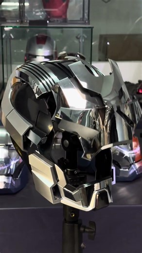 the black version of iron man mk17 helmet