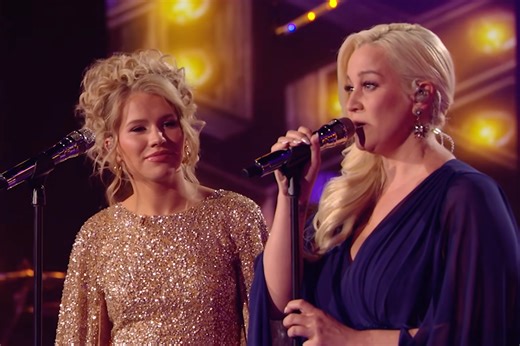 Kellie Pickler returns to 'American Idol' for emotional duet with finalist