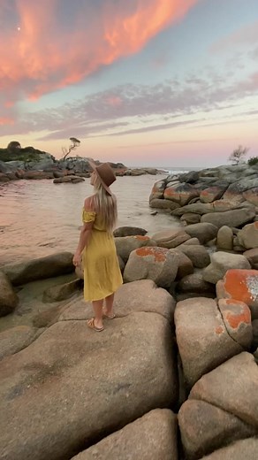 218K views · 3.6K reactions | SPOTTED: Santa and his reindeers soaring over Discover Tasmania’s Bay of Fires 歷 We reckon that’s our cue to head to bed and let the big fella do what he does best! See you under the tree bright and early tomorrow morning☀️ | Australia.com | Facebook