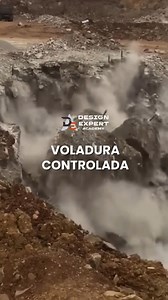 La voladura controlada permite fragmentar macizos rocosos y remover grandes volúmenes de terreno cuando la excavación mecánica no es viable. Involucra perforación, carga de explosivos y detonación técnica según estudios geotécnicos y normas de seguridad. #VoladuraControlada #IngenieríaCivil | Design Expert