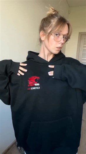 Sviatlana Martsishonak | Hoodie and iBUYPOWER Katowice 2014 | Instagram