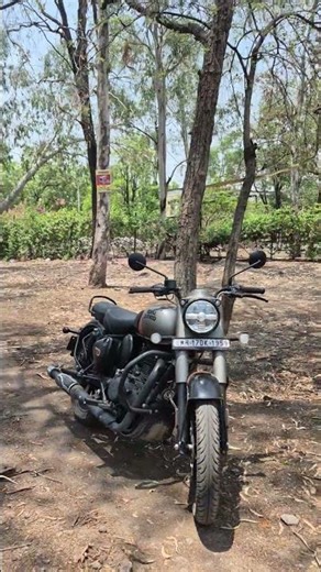 Matte Black Magic: The Royal Enfield Classic 350. 🖤