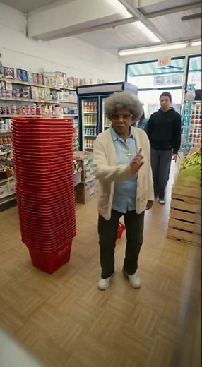 Grandma Starts Dancing in the Supermarket! 💃🛒😂