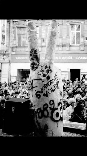 Karlovy Vary listopad 1989. | Roman Hejda
