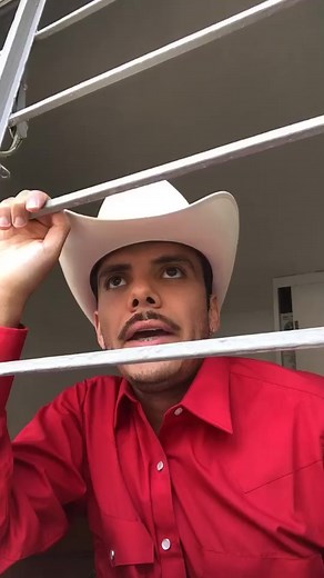 El Simpson Vaquero - Disfruta del divertido video de Simpson ahuevo siendo vaquero