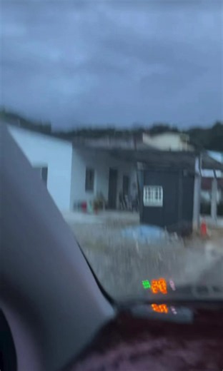 0706 下午6.多 經過尬電宮 信徒好多 都拿著黑色雨傘 都在自己封路 這樣是霸佔馬路不給人家過嗎 好可怕啊 警察政府都不管嗎🤔 #fyp #推薦 #分享 #新聞 #台東玄濟宮