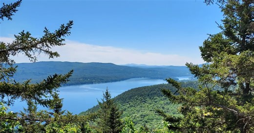 7 easy spring hikes in New Hampshire with beautiful views