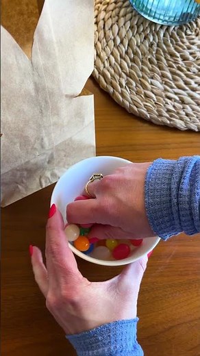 How to make Easter Bunny Bags! 🐰 #craft #easterbunny #candy #mom #spring