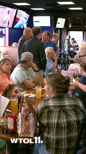 Oregon mayoral, city council candidates talk with voters