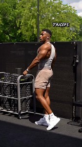 1.9K views · 131 reactions | Triceps ONLY❗️Great routine to build that horseshoe & add size to your arms #triceps #tricepsworkout #armworkout | 퐃퐞퐀퐧퐝퐫퐞 퐓퐡퐨퐦퐚퐬 | Facebook