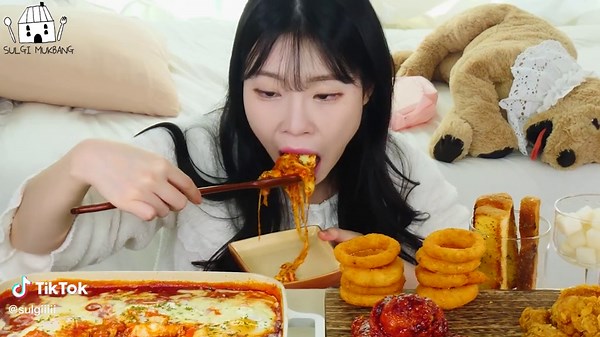 Sulgi ASMR Mukbang: Egg in Hell Chicken | 설기양SULGI❤️