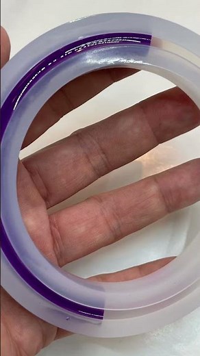 So what’s the SECRET to making a resin bracelet with two different halves?