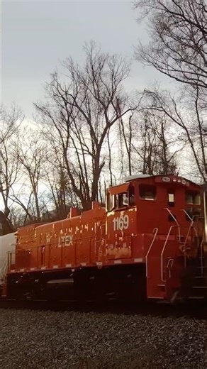 LTEX MP15AC Switcher trails on M300! #csx #railfanning #railroad #railway #shorts