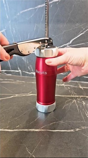 Testing Marcato Biscuit press for homemade Kurabye butter cookies.