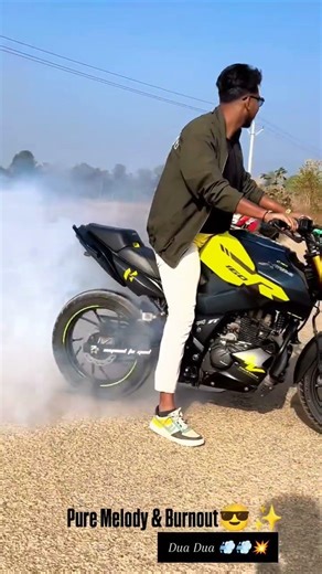 Smoky Burnout 💨Hero Xtreme 160r 4v premium 💚 With pure Raw exhaust Melody 🔊🔱 #stunt #burnout #hero