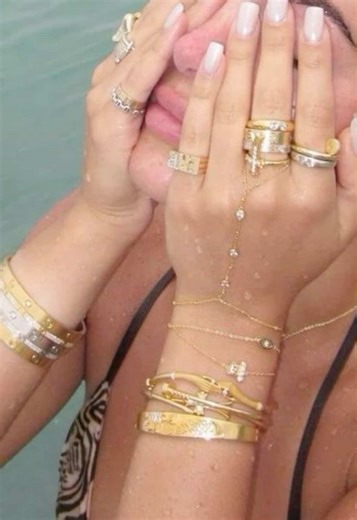 فيديوهات أنشأها sophia (@sophia.clientrelations) باستخدام I Run - HAVEN.