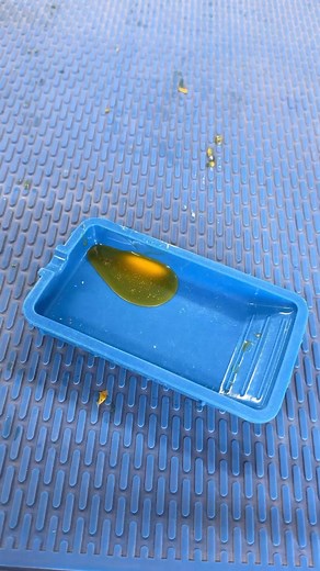 Never fails to satisfy. With the Rockler tray, part of our 3-Piece Silicone Glue Application Kit, when you're done with your glueup you can just rinse the tools with water, or simply set them aside, and the glue will easily flake off by the following day. The Silicone Tray features a small saddle in the end, which holds your brush so that any stray drips go back into the pan when you're not brushing. Our our 3-Piece Silicone Glue Application Kit also comes with our Silicone Glue Brush and Silico